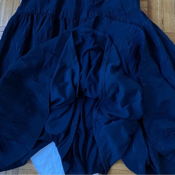 MOON RIVER Navy Blue Tiered Puff Sleeve Midi Dress - Size M - Picture 9 of 10